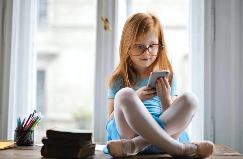 Comment protéger ses enfants des dangers d’un monde connecté ?